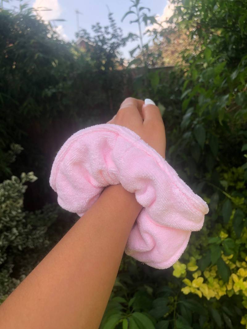 Baby Rosa Frottee Scrunchie/ Microfaser Weiches Handtuch Scrunchie von Scrunchmybunch