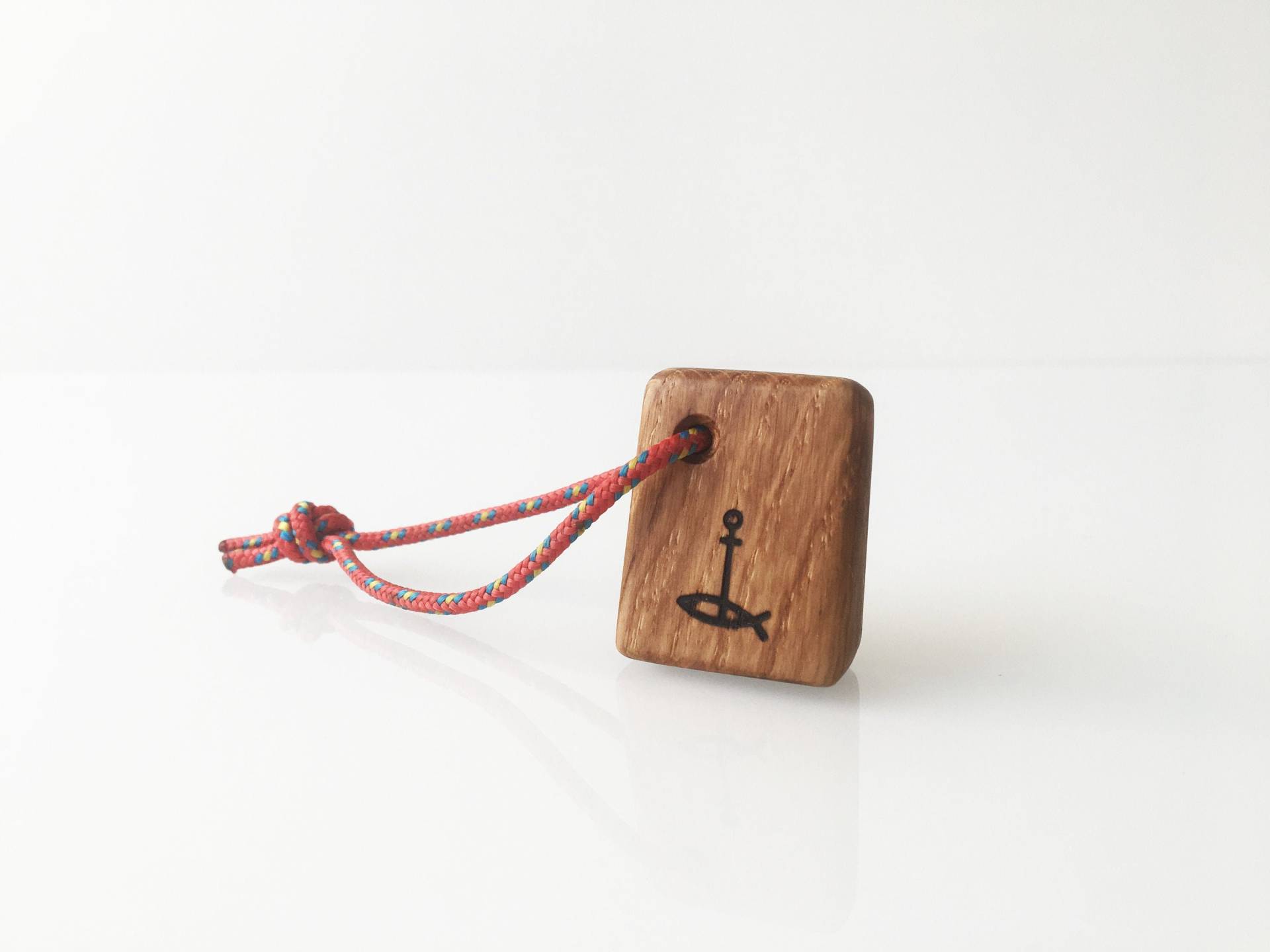 Holzboot Schlüsselanhänger Eiche Schlüsselanhänger, Boot Geschenk Mit Seacoastworkshop Logo Holzboot Schlüsselanhänger Eiche Schlüsselanhänger, Boot Geschenk Mit Seacoastworkshop Logo von SeaCoastWorkShop
