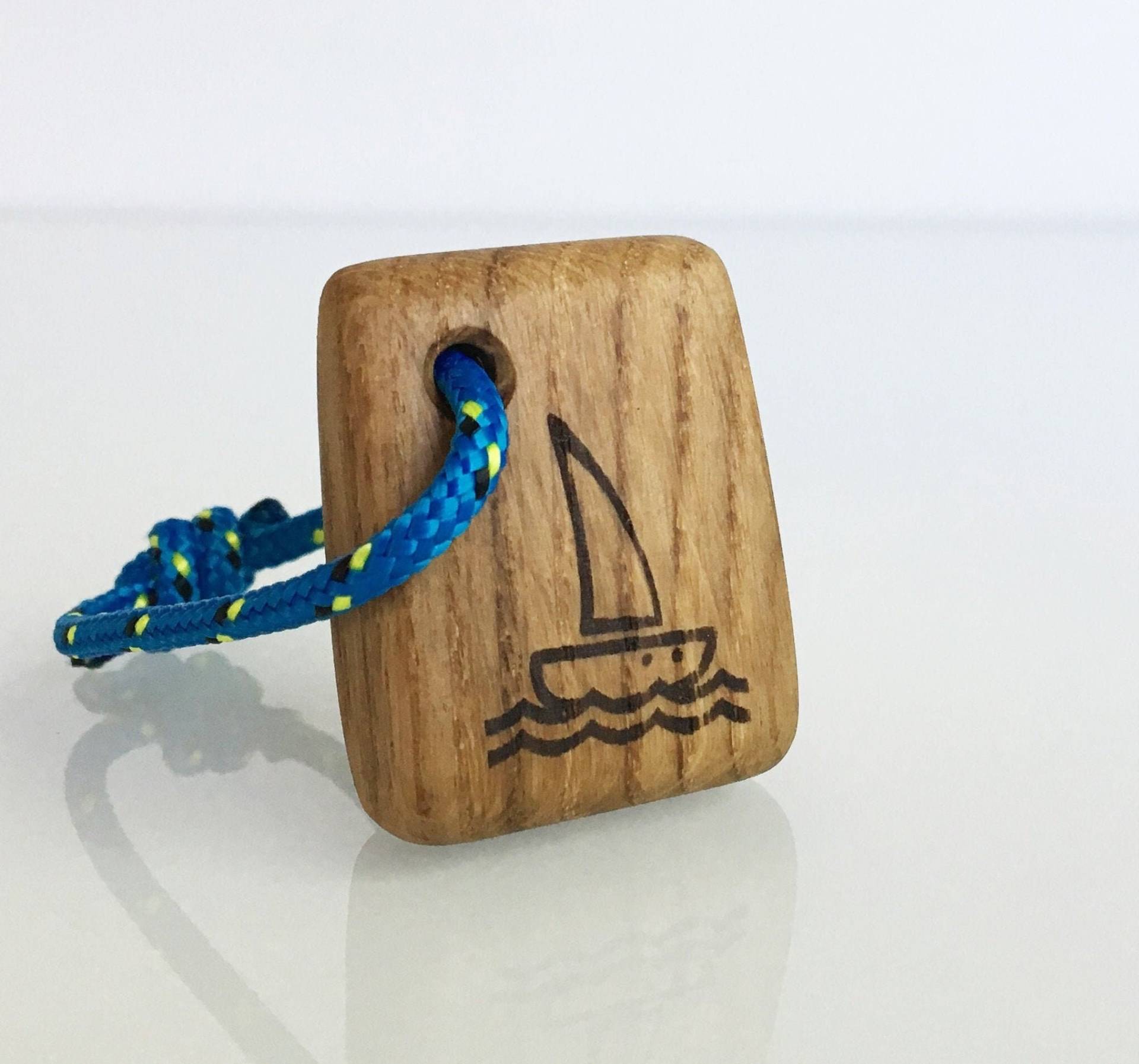 Segelboot Schlüsselanhänger, Eiche Handgemachte Boot Geschenk Segelboot Schlüsselanhänger, Eiche Handgemachte Boot Geschenk von SeaCoastWorkShop