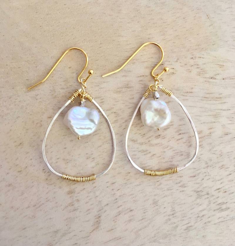 Gehämmert Messing Ohrringe/Boho Natürliche Beachy Ohrringe/Barocke Perlenohrringe Kronleuchter Ohrringe/Geschenk Für Sie von SeaCoveDesigns