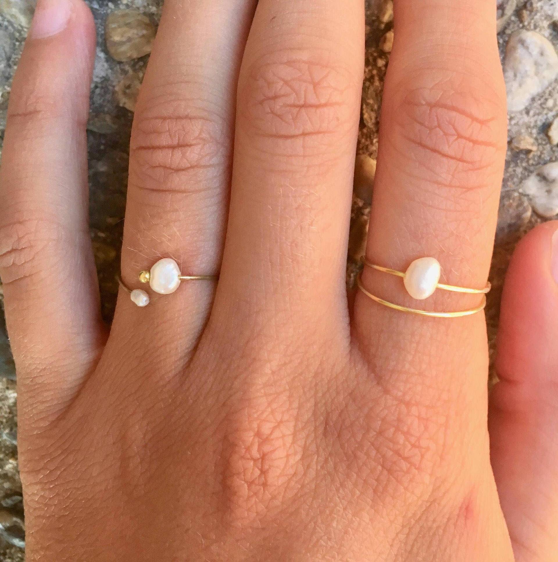 Zierliche Perlen Ring Set/stapelringe Aus Süßwasserperlen Draht Gewickelt Ringe Minimal Geschenk Für Sie Brautjungfer von SeaCoveDesigns