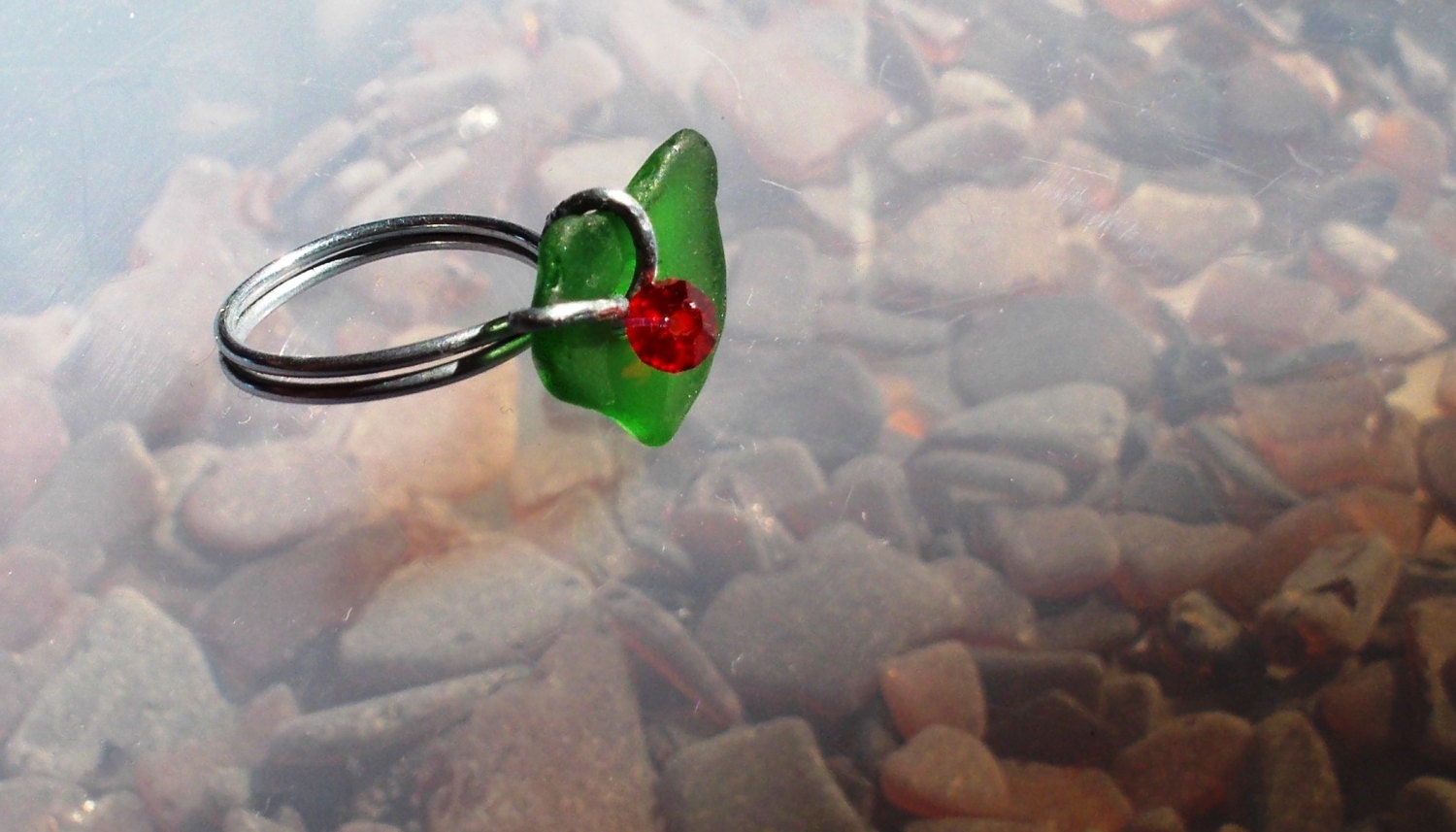 Ringgröße 4 + 3/8 Winter Echter Weihnachts-Seeglas Sterlingsilber Draht Swarovski-Kristall Vancouver Island Bc > Kostenloser Versand in Nordamerika Ringgröße 4 + 3/8 Winter Echter Weihnachts-Seeglas Sterlingsilber Draht Swarovski-Kristall Vancouver Island Bc > Kostenloser Versand in Nordamerika von SeaDangles