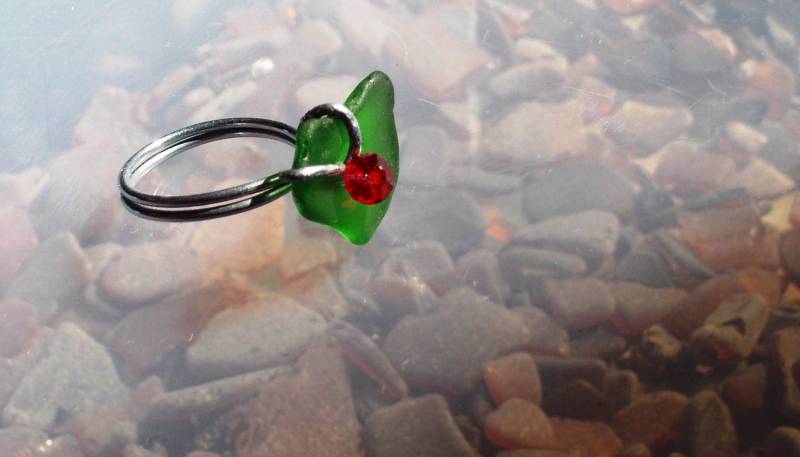 Ringgröße 4 + 3/8 Winter Echter Weihnachts-Seeglas Sterlingsilber Draht Swarovski-Kristall Vancouver Island Bc > Kostenloser Versand in Nordamerika Ringgröße 4 + 3/8 Winter Echter Weihnachts-Seeglas Sterlingsilber Draht Swarovski-Kristall Vancouver Island Bc > Kostenloser Versand in Nordamerika von SeaDangles