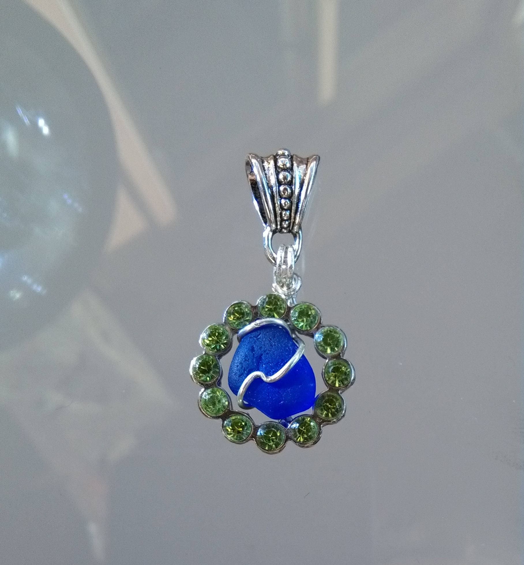 Sea Glass Halskette Upcycled Zweckentfremdet Strass-Anhänger Vancouver Island Bc > Kostenloser Versand in Nordamerika Sea Glass Halskette Upcycled Zweckentfremdet Strass-Anhänger Vancouver Island Bc > Kostenloser Versand in Nordamerika von SeaDangles