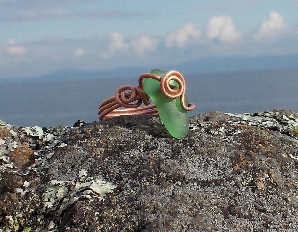 Seeglas Ring Größe 8 Smaragdgrün Kupfer Vancouver Island Bc > Kostenloser Versand in Nordamerika Seeglas Ring Größe 8 Smaragdgrün Kupfer Vancouver Island Bc > Kostenloser Versand in Nordamerika von SeaDangles