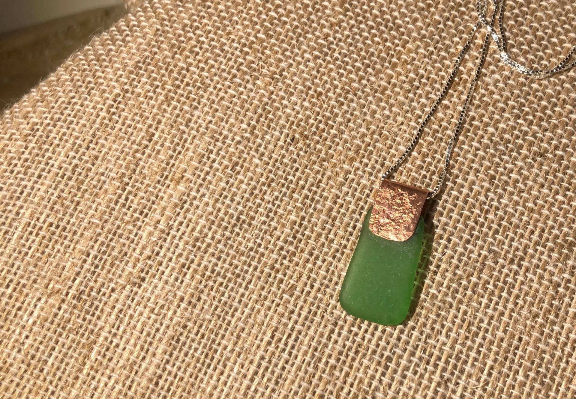 Echte Sea Glass Halskette Smaragdgrün, Kupfer Collier, Sterling Silberkette Echte Sea Glass Halskette Smaragdgrün, Kupfer Collier, Sterling Silberkette von SeaFindDesigns
