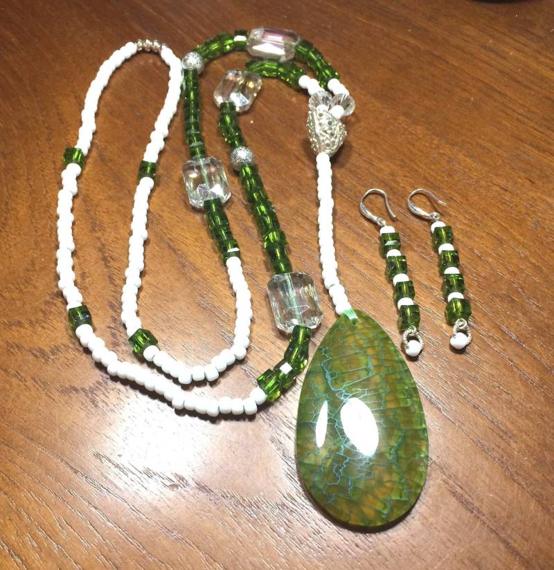 Drachenader Regentropfen Achat Anhänger Und Ohrringe Set von SeaGemJewellery