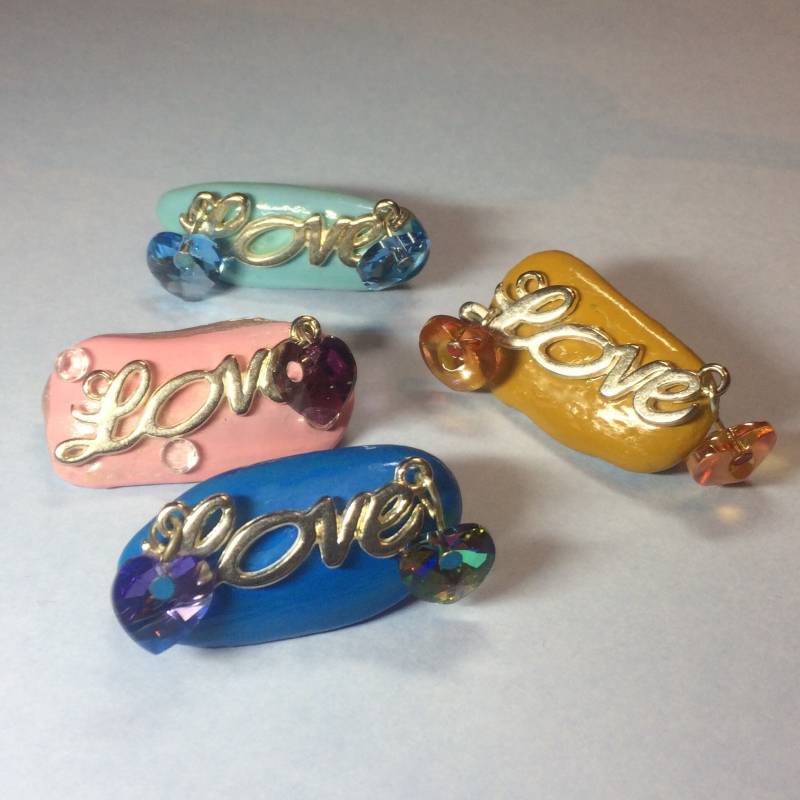 Love Brosche | 4 Farben Mit Swarovski Herzen Love Brosche | 4 Farben Mit Swarovski Herzen von SeaGemJewellery