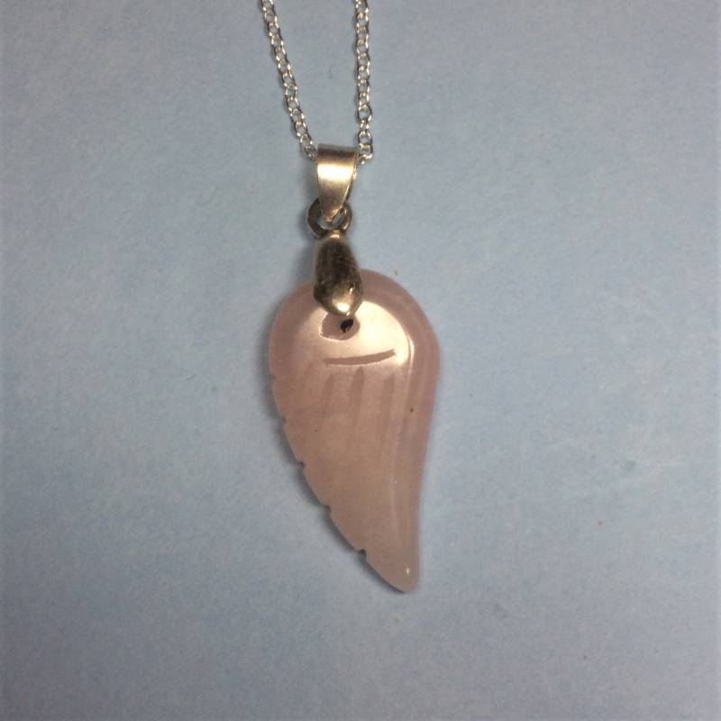 Rosenquarz Engelsflügel An Einer Sterling Silber Kette von SeaGemJewellery