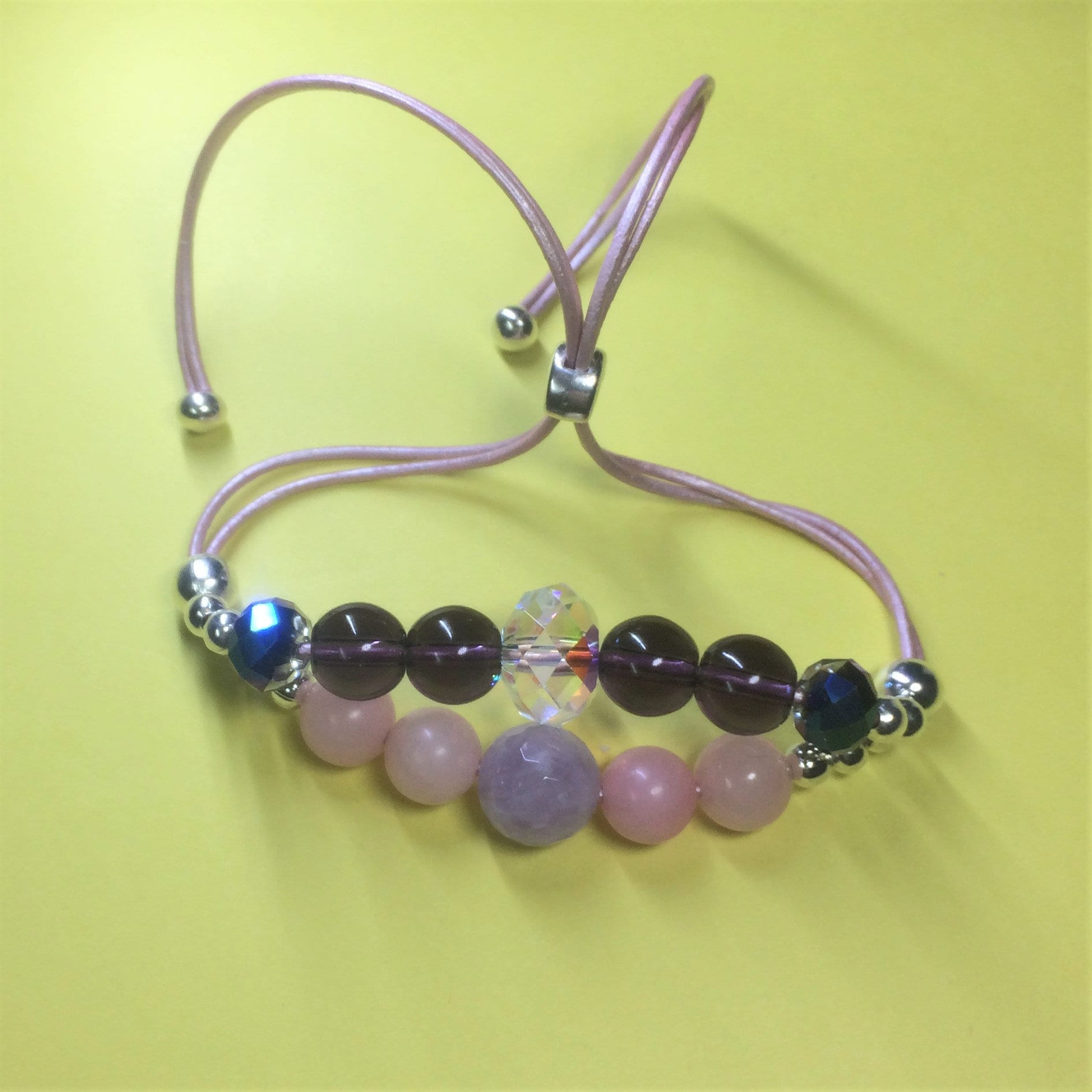 Slider Armband Mit Rosenquarz, Lavendel Amethyst, Swarovski-Kristall Und Antik Silber Mond Schieber Slider Armband Mit Rosenquarz, Lavendel Amethyst, Swarovski-Kristall Und Antik Silber Mond Schieber von SeaGemJewellery