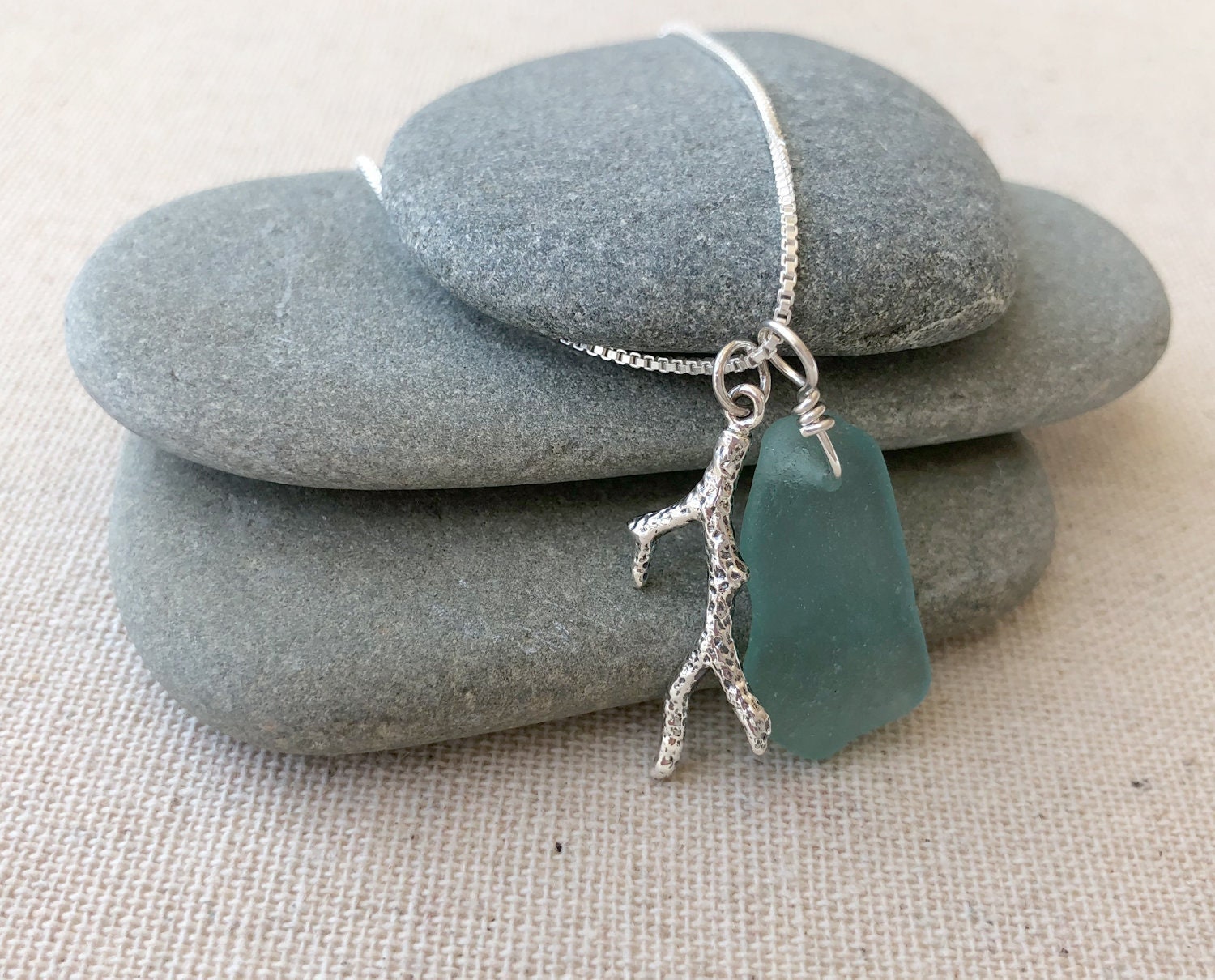 sterling Silber Coral Zweig Halskette Mit Extrem Seltene Petrol Echte Seeglas sterling Silber Coral Zweig Halskette Mit Extrem Seltene Petrol Echte Seeglas von SeaGoddessTreasures