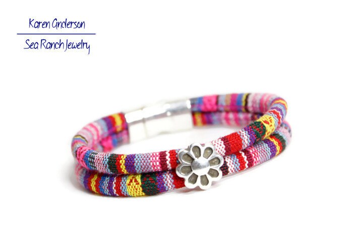 Daisy Armband Gewebtes Baumwollarmband | Gänseblümchen Blumen Boho Vegan Wählen Sie Ihre Farbe von SeaRanchJewelry