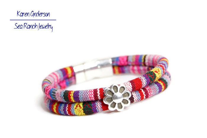 Daisy Armband Gewebtes Baumwollarmband | Gänseblümchen Blumen Boho Vegan Wählen Sie Ihre Farbe von SeaRanchJewelry