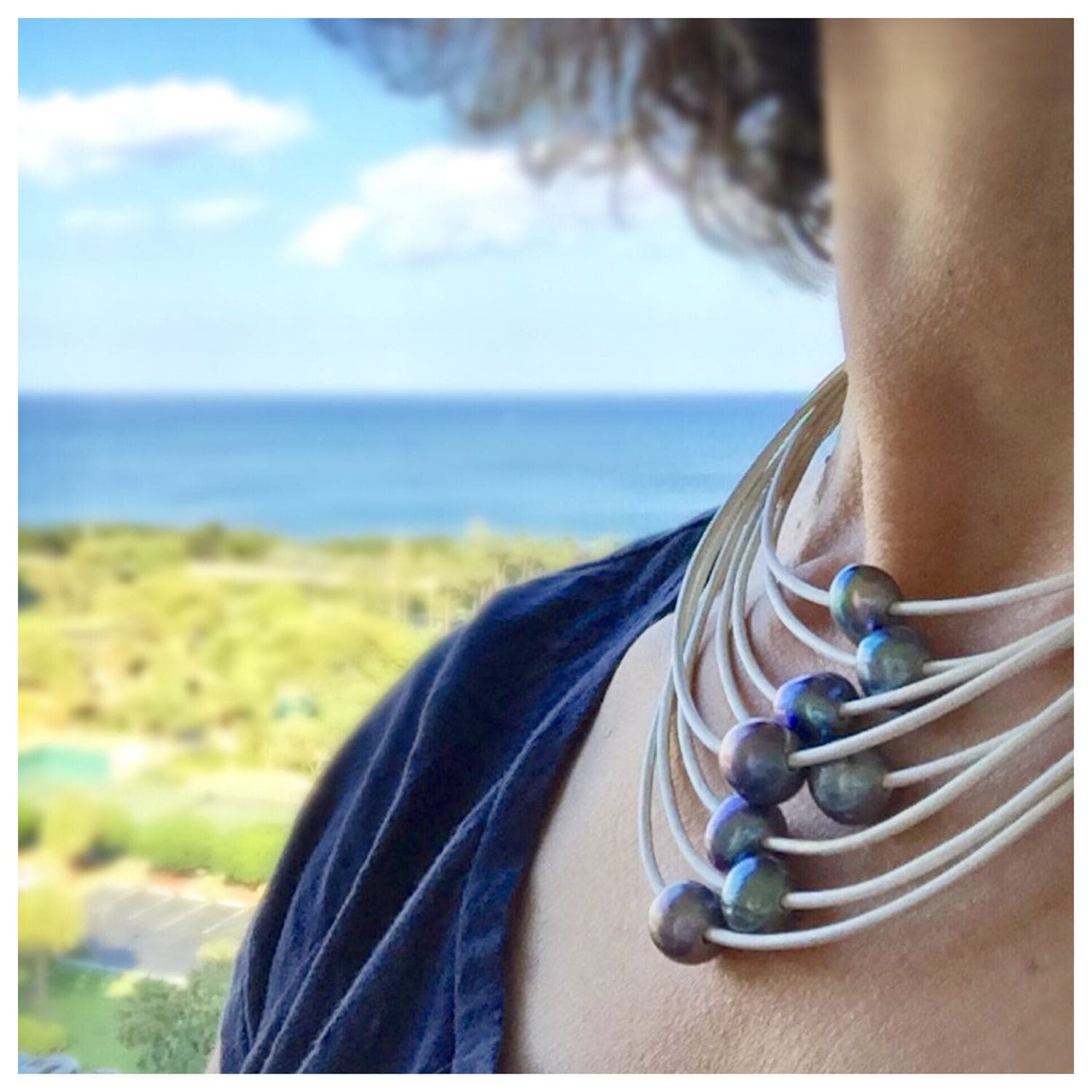 Echte Süßwasserzucht Pfau Perlen & Leder Halskette | -Resort Boho Perlenschmuck Farbe Wählen von SeaRanchJewelry