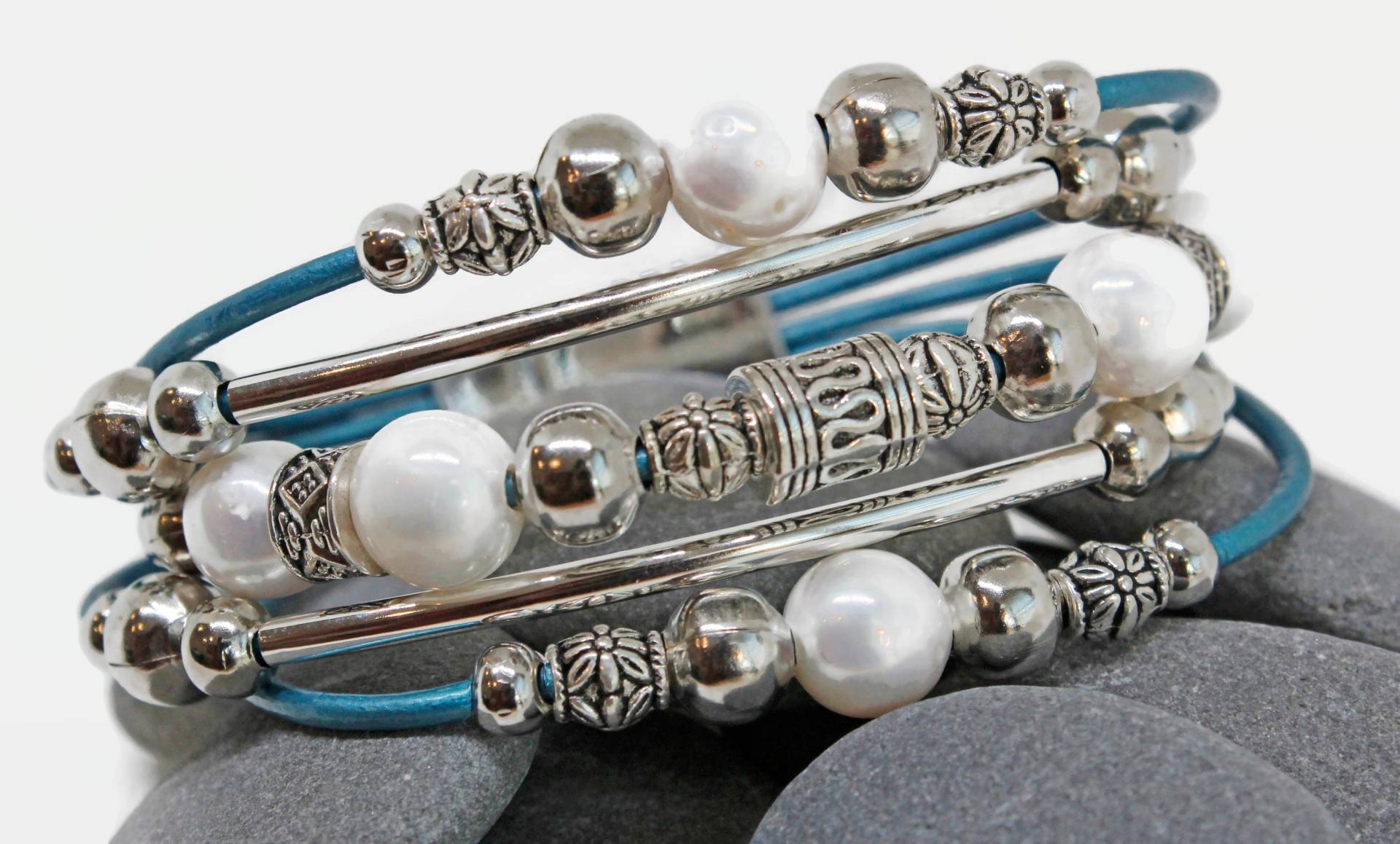 Perlen Bali Lederarmband | Süsswasserperlen Perlenarmband Perlenschmuck von SeaRanchJewelry