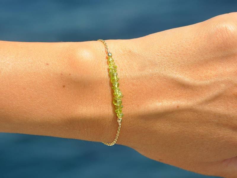 Perlen Peridot Armband, Personalisierte Roh Grüne Edelstein Geschenk Für Sie, Muttertagsgeschenk von SeaSideMotifs