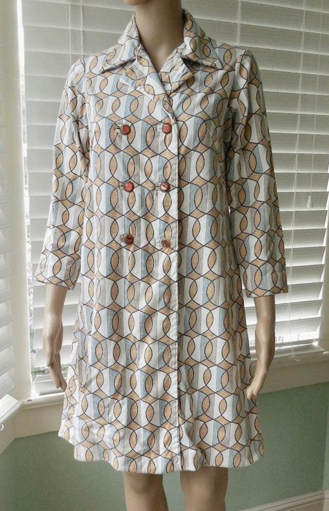 60Er Jahre Hemdskragen Kleid Mod Double Button Grannycore Kurzes Baumwoll Twiggy Style Abstraktes Print 3/4 Ärmel Größe 4 Petite von SeadawlVintage