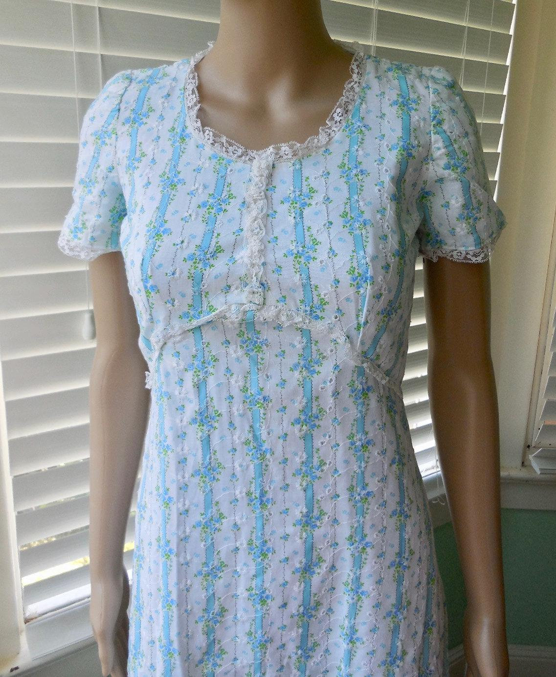 70Er Jahre Prairie Gown Maxi Kleid Cottagecore Empire-Taille Bestickte Ösen Doppelt Baumwolle Langes Kurzarm Handmade Gr. 2 Petite von SeadawlVintage