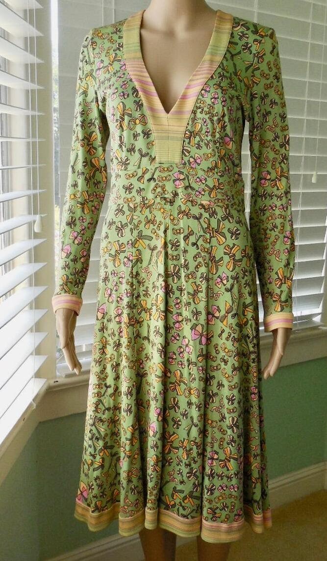 Seiden-Jersey-Kleid Issa London Paris Fliege Neuheit Druck Kate Middelton Mod Kleid-Langarm-Kleid Tiefes V-Fit N Flare Kleid Größe Medium von SeadawlVintage