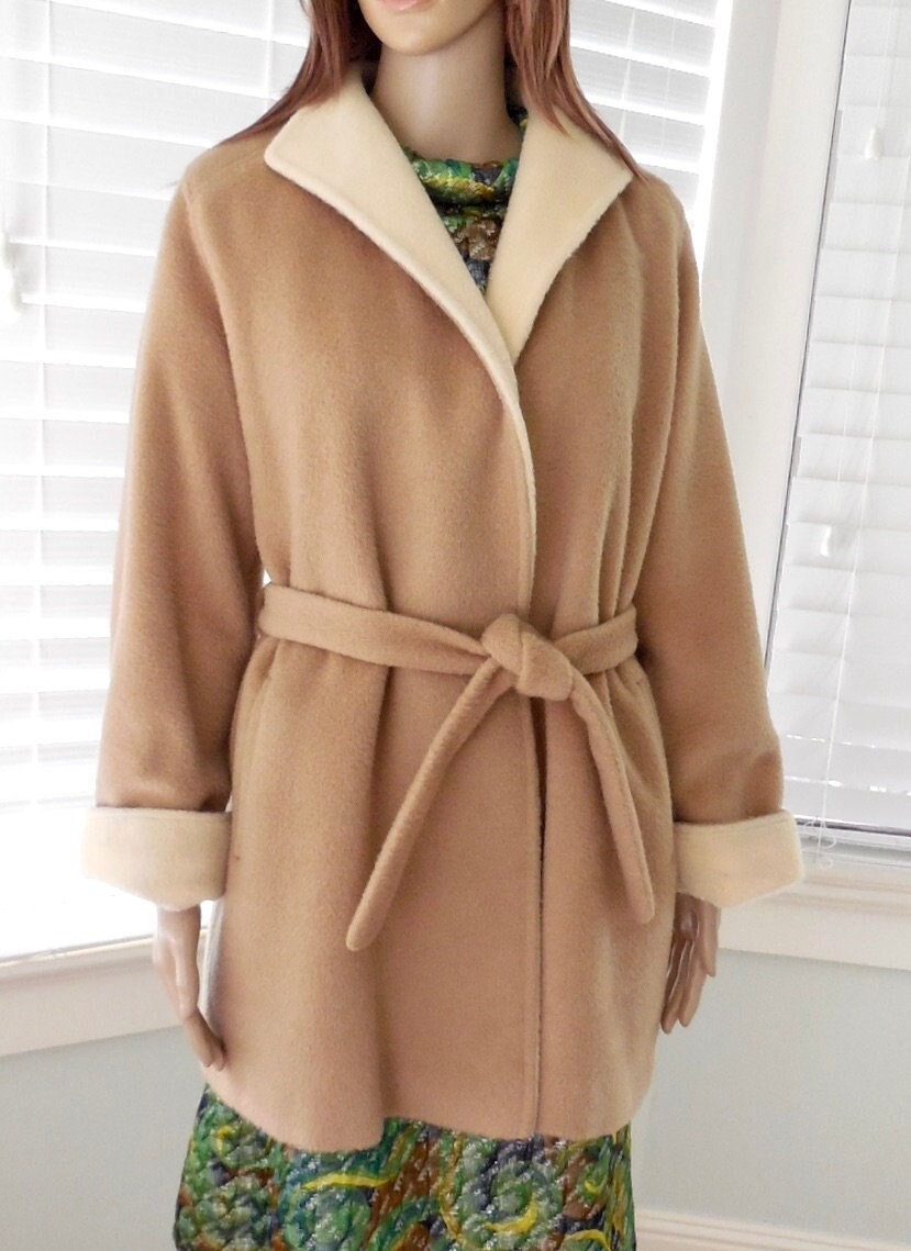 Vintage Wolle Jacke Frauen Forstmann Wickeljacke Mit Gürtel Offene Vordere Wolljacke Wickelmantel Zweifarbige Beige Wolle Weste Mantel Größe Vintage Wolle Jacke Frauen Forstmann Wickeljacke Mit Gürtel Offene Vordere Wolljacke Wickelmantel Zweifarbige Beige Wolle Weste Mantel Größe von SeadawlVintage