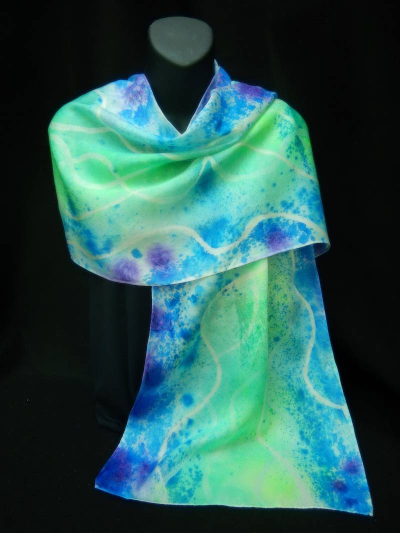 Auslöschen - Handbemalter Schal Aus 100% Seidensatin, Geburtstag, Jubiläum, Ruhestandsgeschenk Auslöschen - Handbemalter Schal Aus 100% Seidensatin, Geburtstag, Jubiläum, Ruhestandsgeschenk von SeaglassSilks