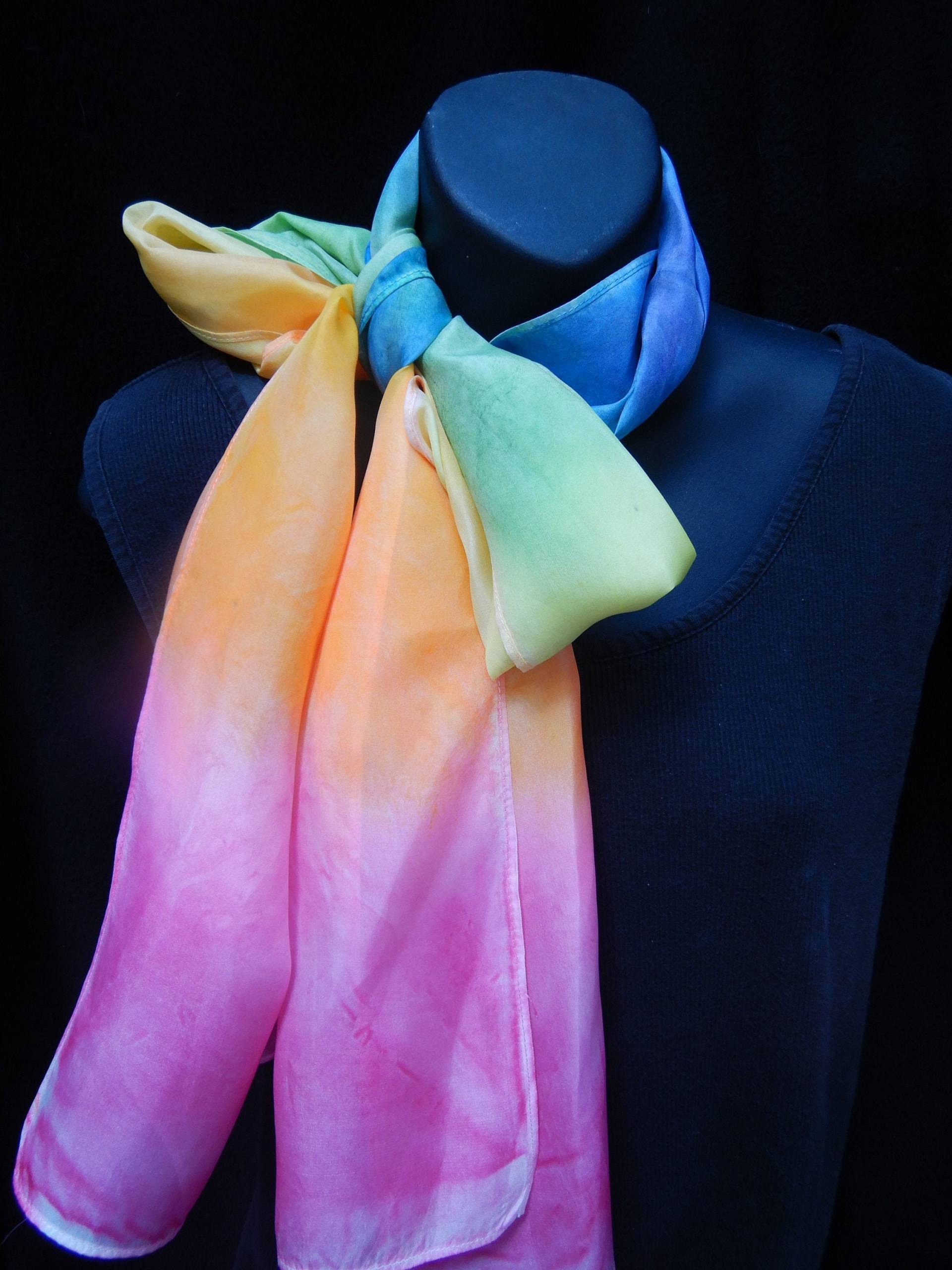 Handbemalte Regenbogen Seidenschal Leichtes Habotai, Tragbare Kunst Handbemalte Regenbogen Seidenschal Leichtes Habotai, Tragbare Kunst von SeaglassSilks