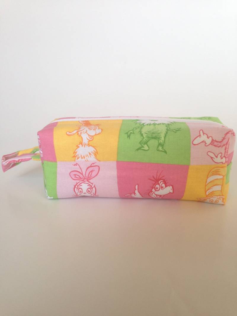 Dr. Seuss Charakter Kosmetiktasche von SeamingAndDreaming
