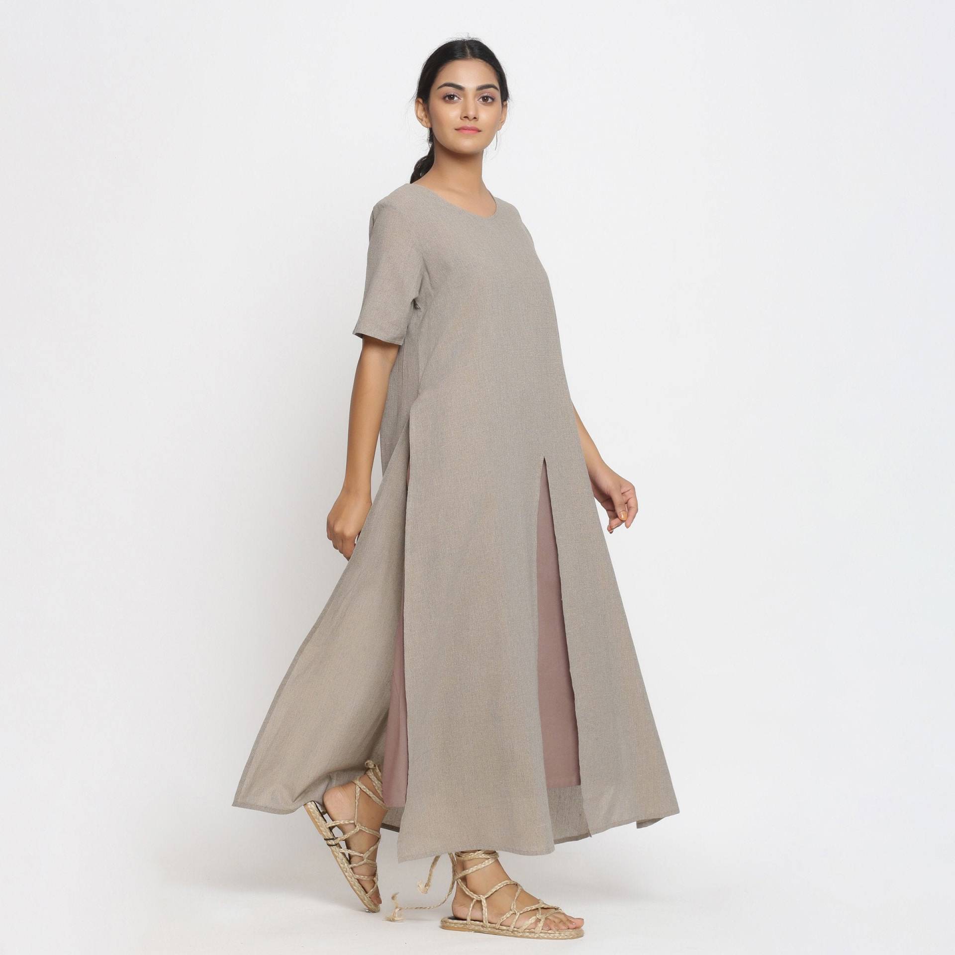 Beige Baumwolle A-Line Maxi Kleid, Anpassbares Kleid Für Frauen, Schlitz Mit Taschen, Rundhals Plus Size, Petite, Tall Etsw von SeamsFriendlyIndia