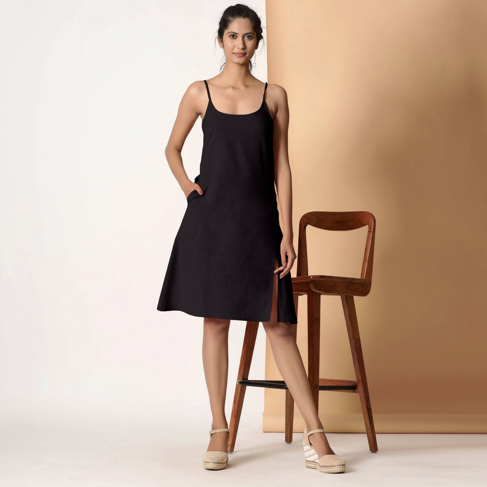 Schwarzes Baumwollflachs Kleid, Slip Rundhals Schlitz Kleid Mit Taschen, Anpassbares Plus Größe, Petite, Tall Etsw Schwarzes Baumwollflachs Kleid, Slip Rundhals Schlitz Kleid Mit Taschen, Anpassbares Plus Größe, Petite, Tall Etsw von SeamsFriendlyIndia