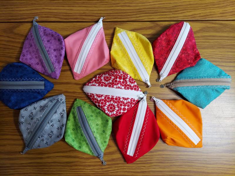 Kleine Reißverschlusstasche Kleine Reißverschlusstasche von SeamsLikeFunbyKathy