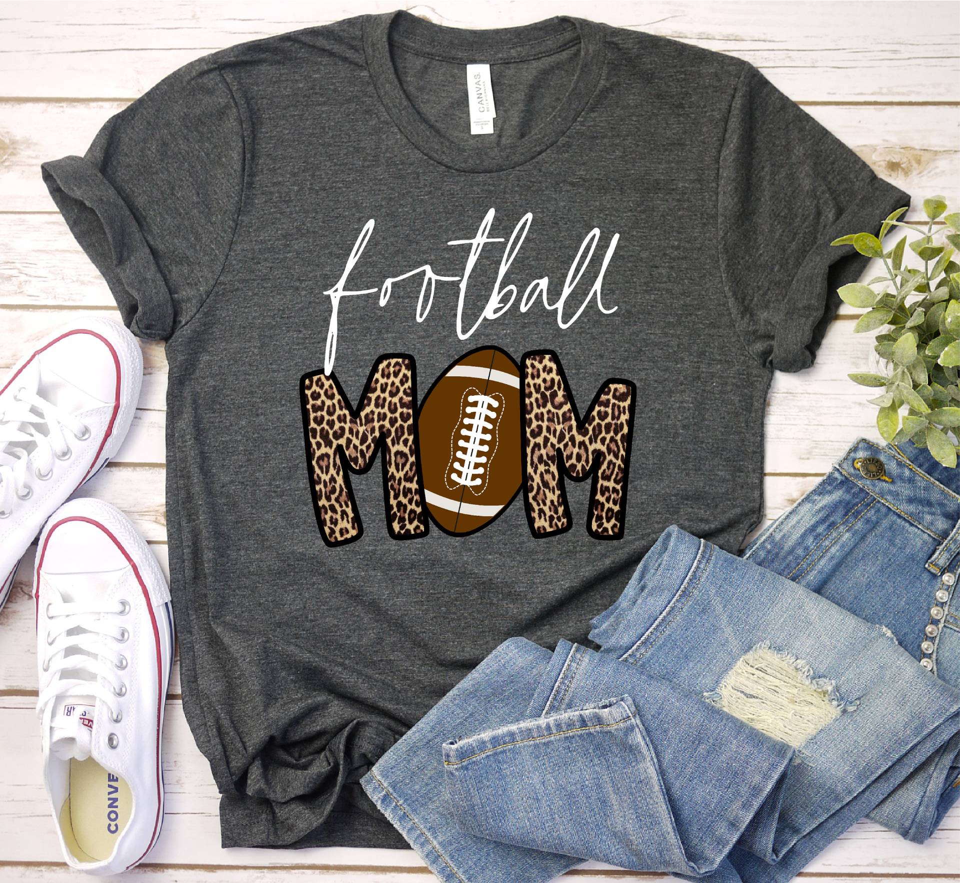 Fußball Mom Shirt Für Mutter Zum Muttertag, T Frauen, Süße Tshirt, Muttertagsgeschenk von SeamsToBeShirts