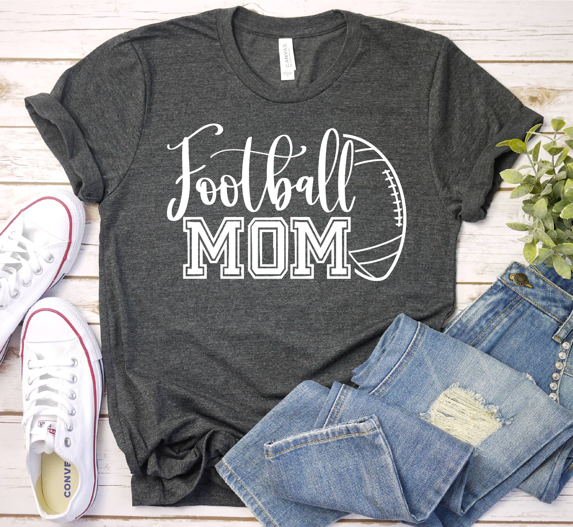 Fußball Mom Shirt Für Mutter Zum Muttertag, T Frauen, Süße Tshirt, Muttertagsgeschenk von SeamsToBeShirts