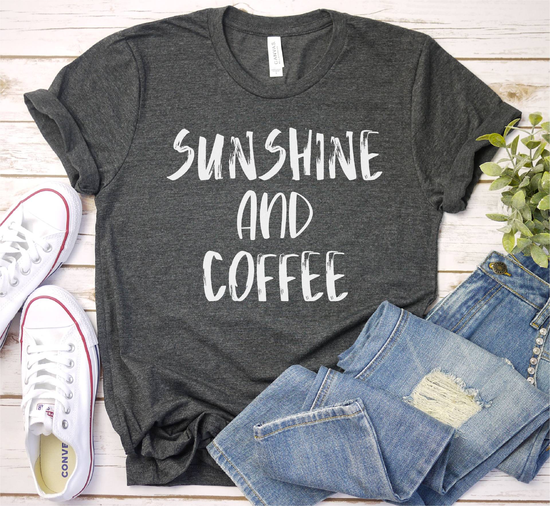 Sonnenschein Und Kaffee Shirt, Hallo Sommer T-Shirt, Tops T-Shirts, Herren Damen Unisex Shirt von SeamsToBeShirts