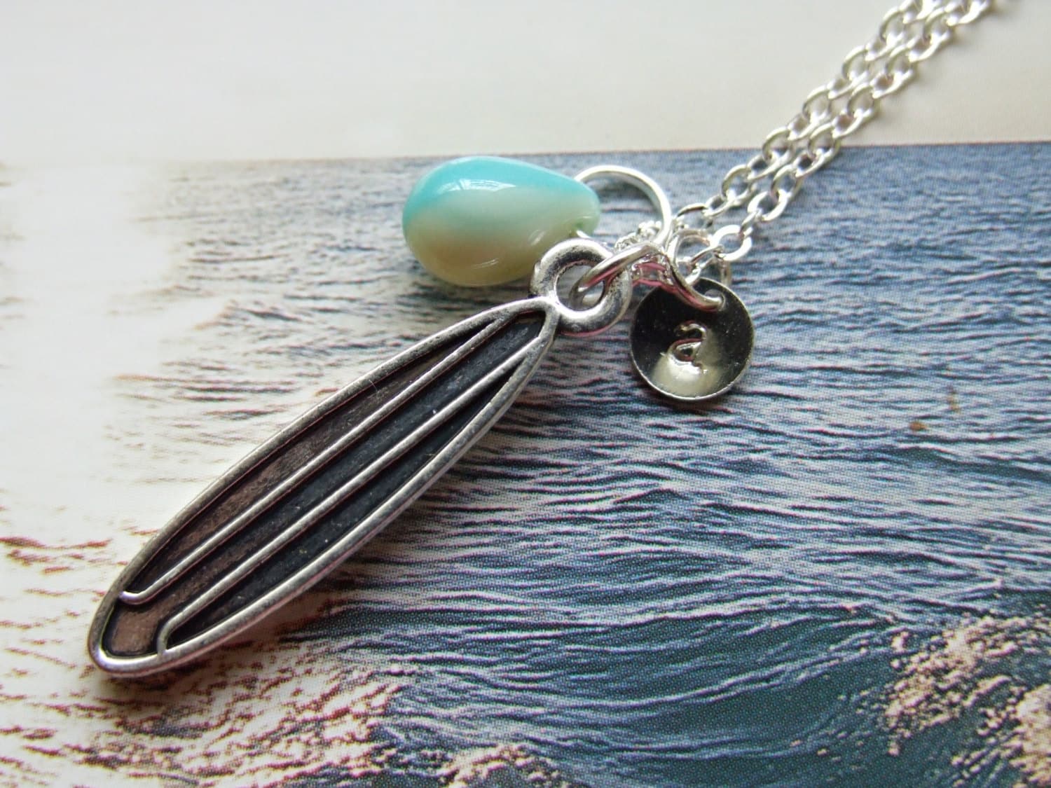 Surf Board Halskette, Surfer Schmuck, Surfers Bester Freund Surf-Liebhaber, Personalisierte Halskette Surf Board Halskette, Surfer Schmuck, Surfers Bester Freund Surf-Liebhaber, Personalisierte Halskette von SeashoreStories