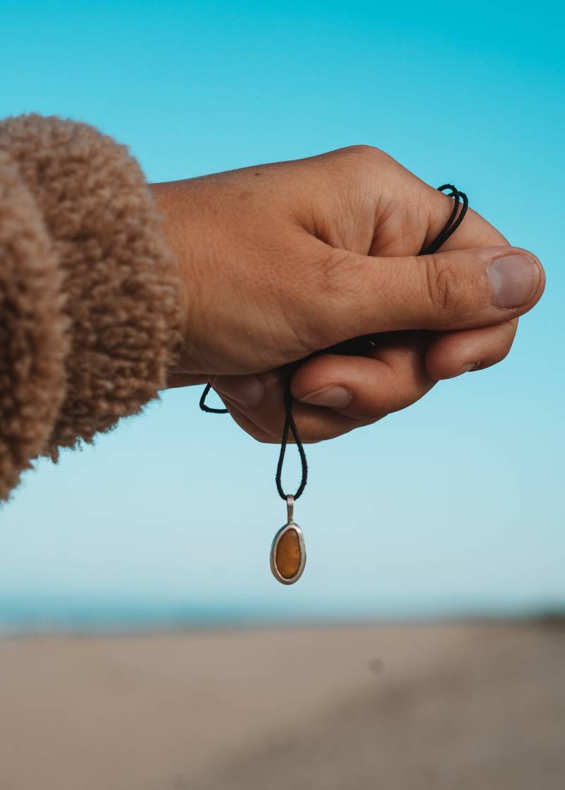 Handgefertigter Meerglas-Anhänger in 925Er Sterling Silber - Einzigartiges Schmuckstück Aus Nordspanien von SeasidemorningsShop