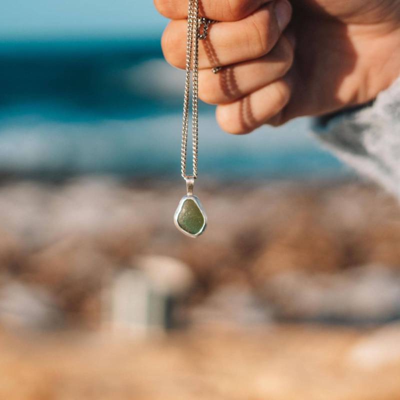 Seeglas Anhänger Dunkelgrün - Sterling Silber 925 Meerglas Schmuck Seeglas Anhänger Dunkelgrün - Sterling Silber 925 Meerglas Schmuck von SeasidemorningsShop