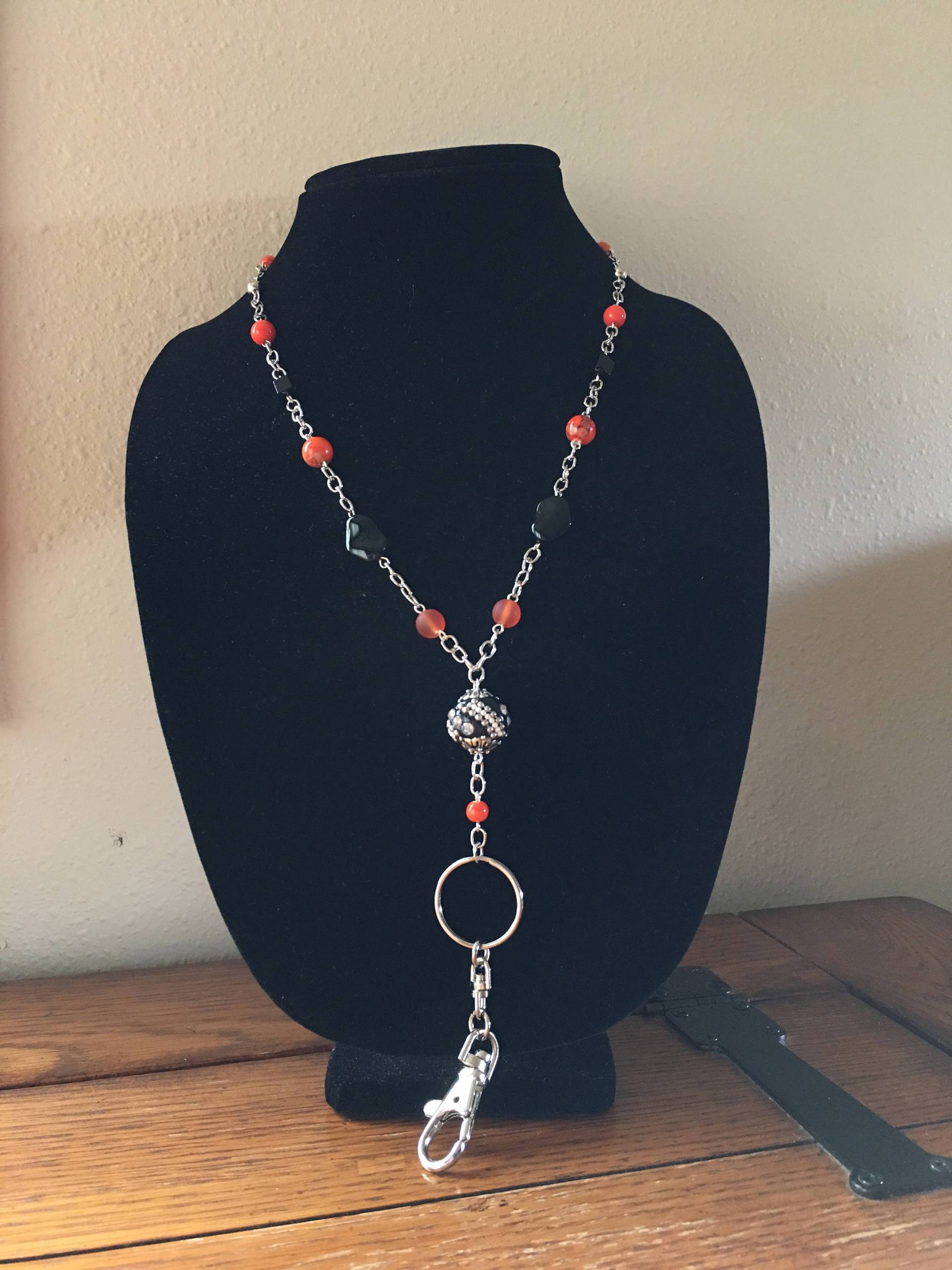 Schlüsselband. Perlen. Schwarz, Orange Und Silber. Kette. Button Halter von SeasonalMarie