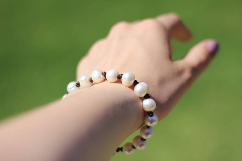 Handgebundene Süßwasser Perle Armband von SeatoSeaBeads
