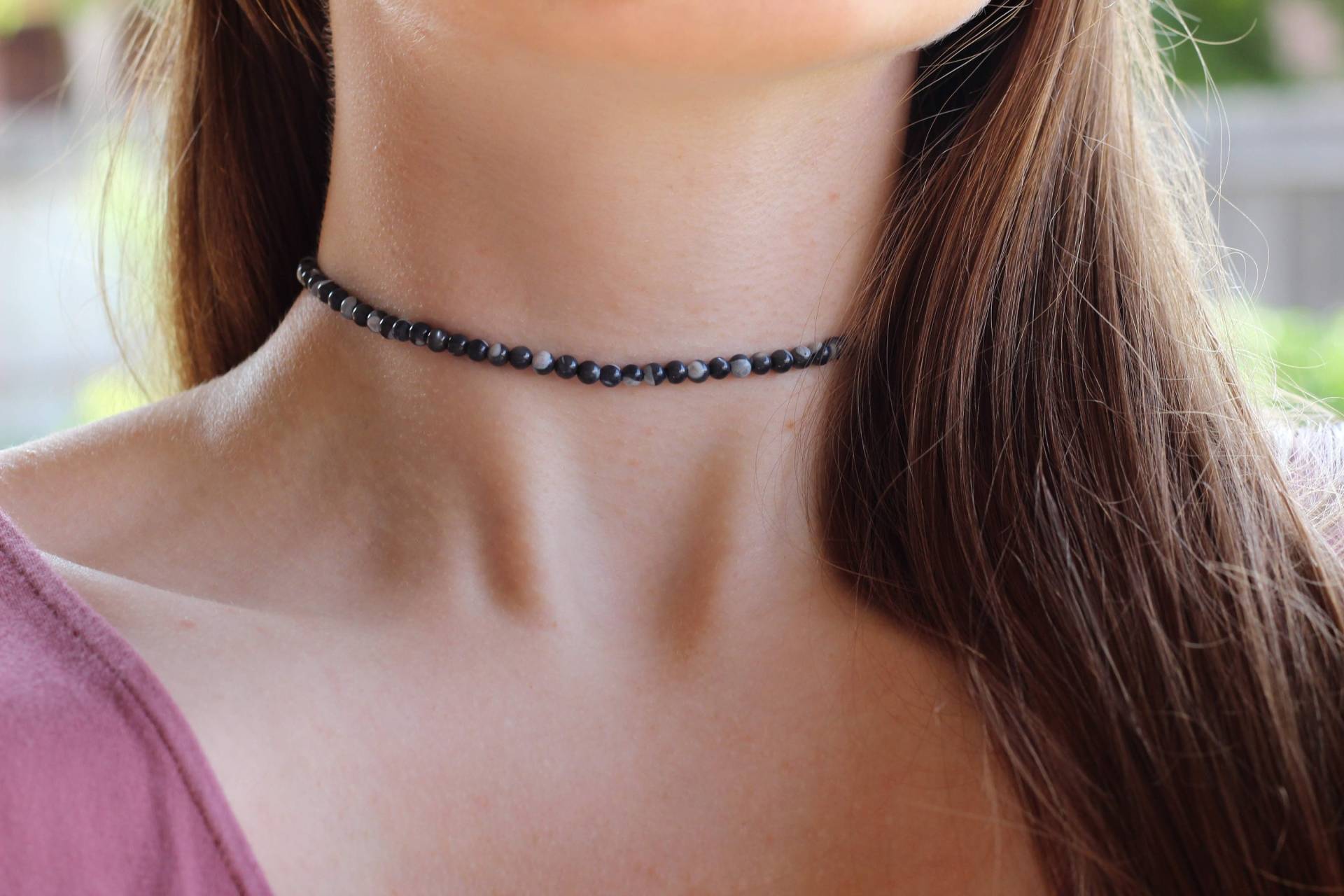 Schwarz Und Weiß Perlmutt Perlen Halsband von SeatoSeaBeads