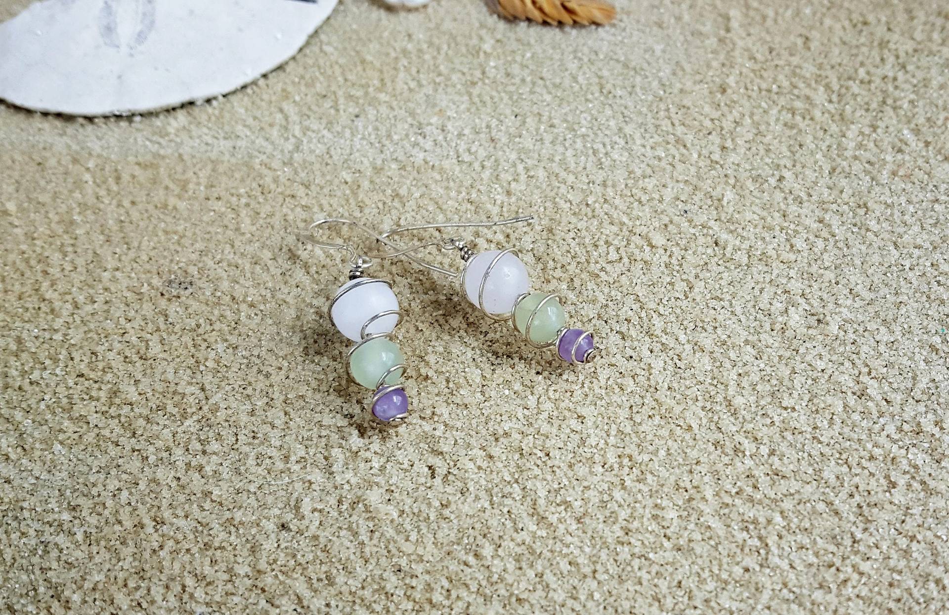 Draht Gewickelt Amethyst, Grünem Aventurin Und Rosenquarz Funky Ohrschmuck Draht Gewickelt Amethyst, Grünem Aventurin Und Rosenquarz Funky Ohrschmuck von SeaworthyCraft
