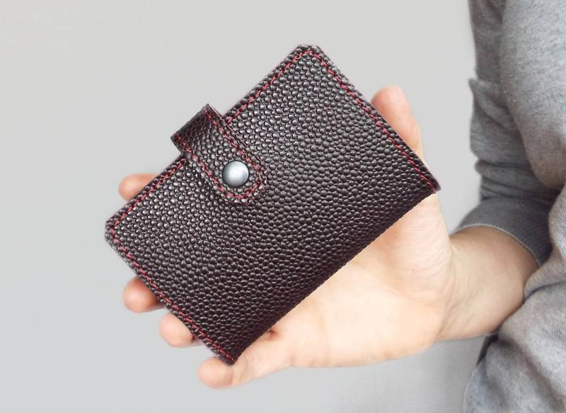 Leder-Kartenhalter Für 20 Karten. Kartenetui Aus Leder. Kartengeldbörse Lilafarbenes Kunstleder Leder-Kartenhalter Für 20 Karten. Kartenetui Aus Leder. Kartengeldbörse Lilafarbenes Kunstleder von Secinski