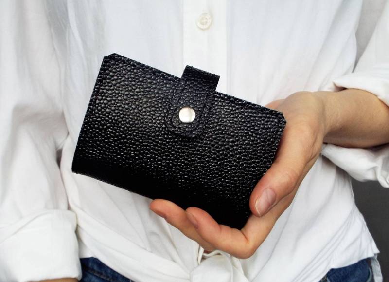 Schwarzer Leder-Kartenhalter Für 20 Karten. Kartenetui Aus Leder. Kartengeldbörse Schwarzer Leder-Kartenhalter Für 20 Karten. Kartenetui Aus Leder. Kartengeldbörse von Secinski