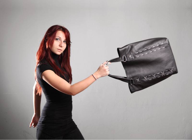 Schwarzes Leder Tragetasche, Umhängetasche-Schnürung Schwarzes Leder Tragetasche, Umhängetasche-Schnürung von Secinski