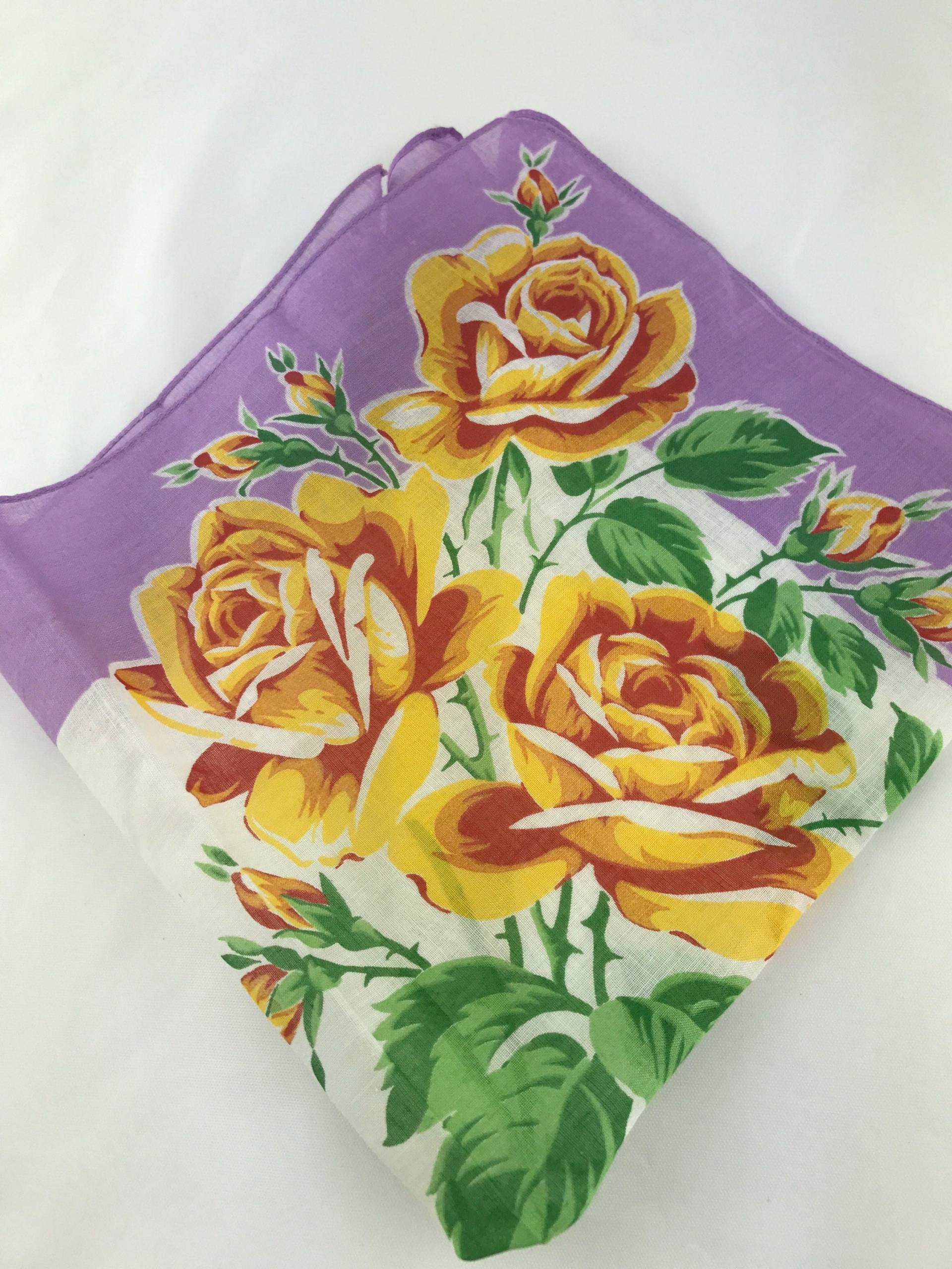 Vintage Lila Floral Taschentuch Mit Gelben Blumen von SecondActShop