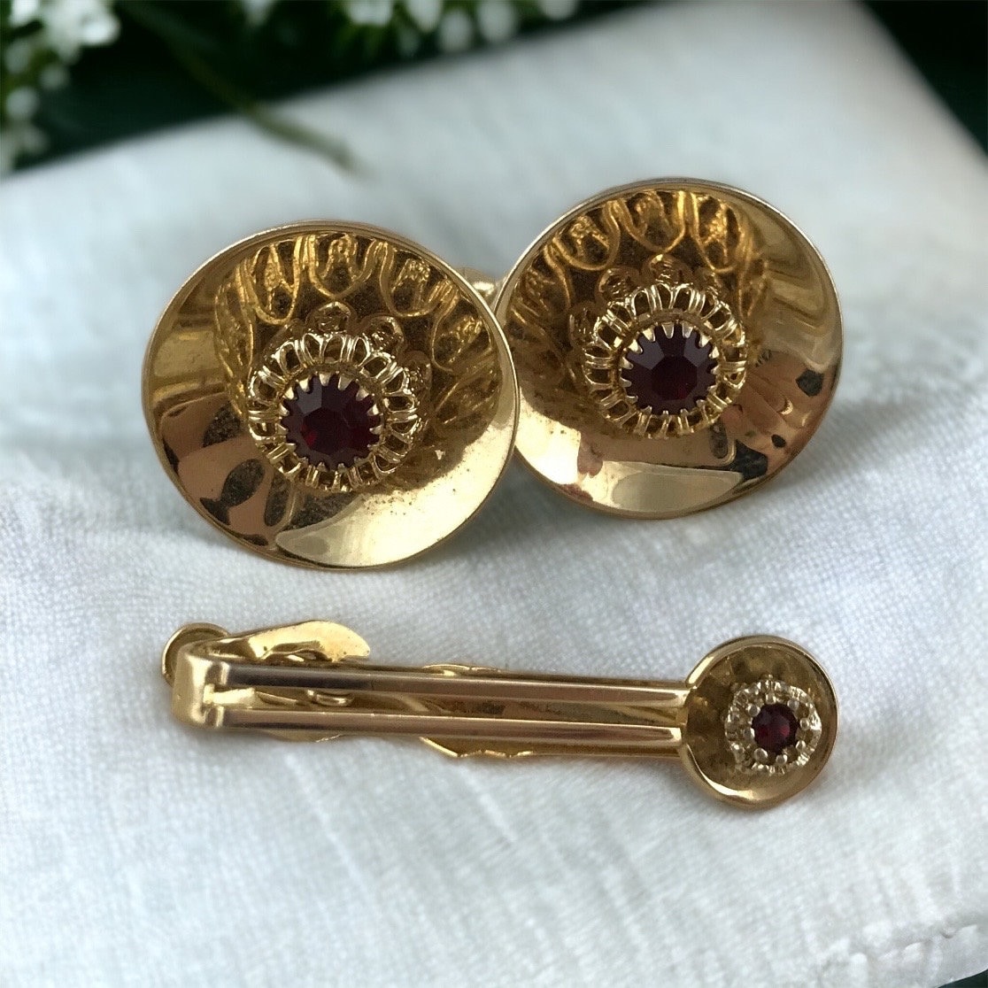 Vintage Swank Oversized-Manschettenknöpfe Und Krawattenklammer Im Set Vintage Swank Oversized-Manschettenknöpfe Und Krawattenklammer Im Set von SecondActShop