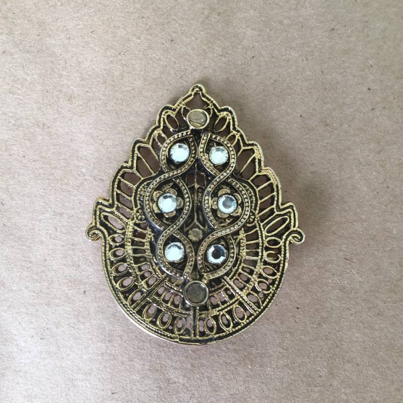 1960Er Jahre Tear Drop Gold-Ton Brosche Mit Strasssteinen 1960Er Jahre Tear Drop Gold-Ton Brosche Mit Strasssteinen von SecondSymphony
