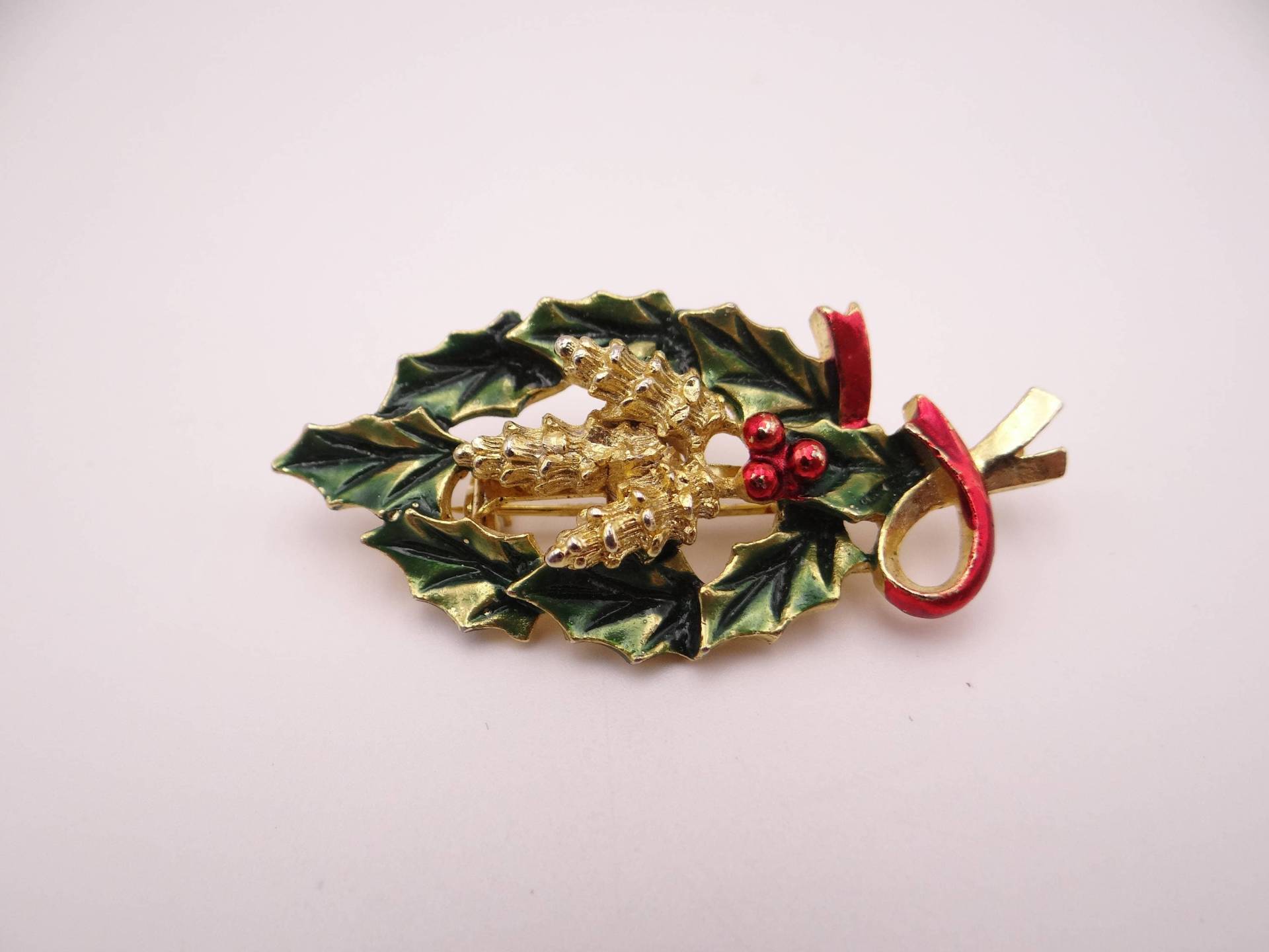 Vintage Unterzeichnet Gerry Tannenzapfen Und Holly Berry Brosche Auf Gold-Ton-Einstellung - Blatt Pine Cone Urlaub von SecondWindShop