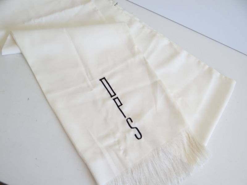 Vintage Vera Schal 10" Von 96" Lange Creme Monogrammiert D P S Mit Schwarzen Monogramm Geschenk Für Ihre Schals von SecondWindShop