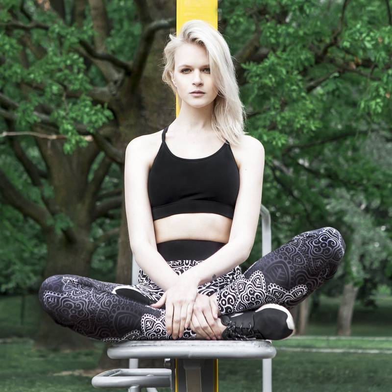 Sportlich Gedruckt Leggings Maria - Yoga Fitness Pilates Dance Running Activewear | Schwarz Und Weiß von SecondYouClothing