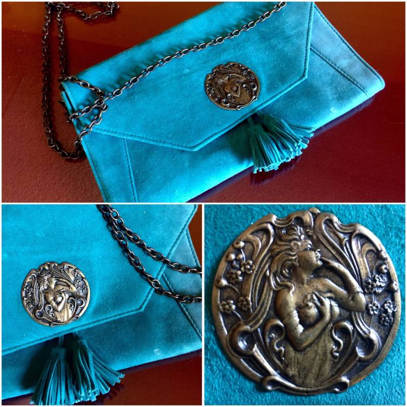 Türkis Blau Teal Wildleder Crossbody Umhängetasche Medaillon Kette Geldbörse Kostüm Retro Clutch Metallkette Flapper 1920 Fashion Von Eddera Paris von SecretBelladonna